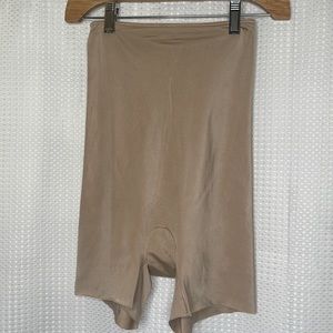 Spanx Mid-Thigh Shaping Shorts Short Shapewear Beige Stretch Sz M